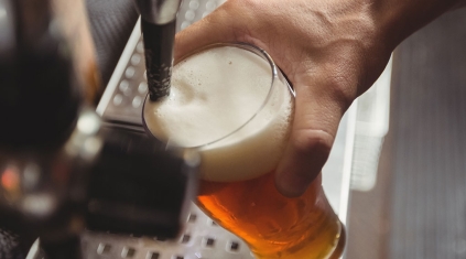¿Qué bebidas tienen más calorías vs la cerveza?